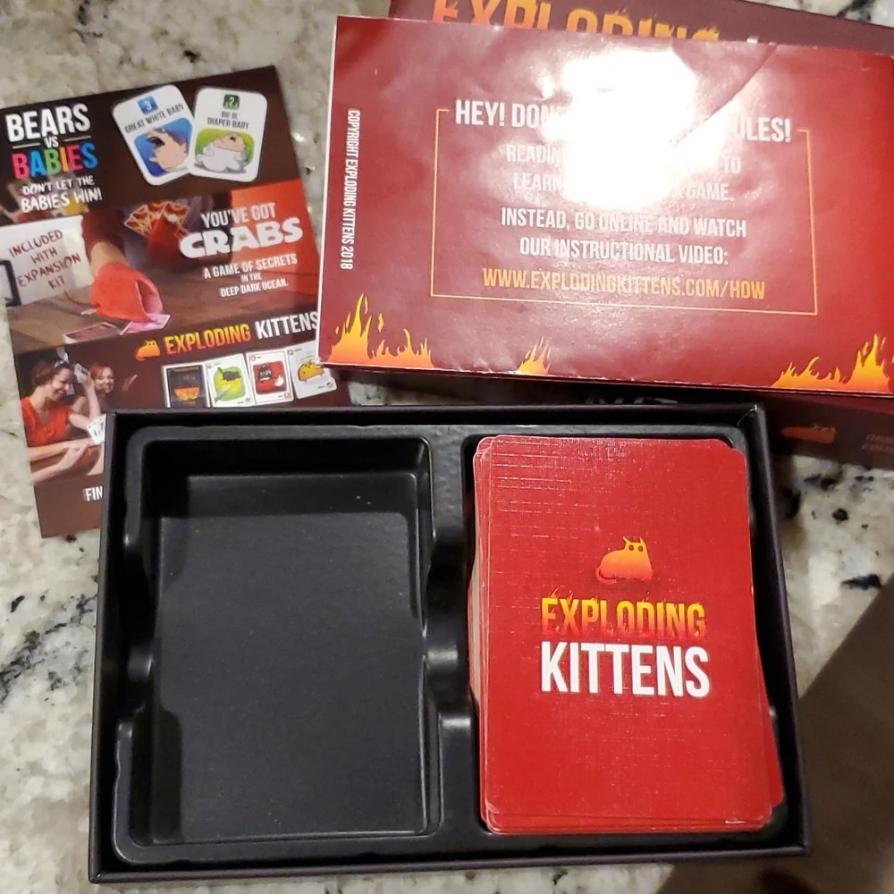 Exploding kittens card game - Picture 2 of 5